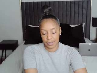 january-rose Live Webcam on CamSoda