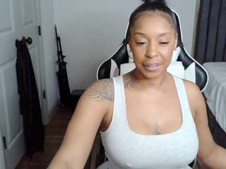 january-rose Live Webcam on CamSoda