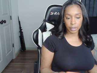 Live webcam model january-rose on Soda Cams