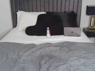 January Rose live cam