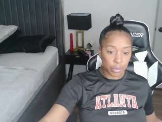 Live webcam model january-rose on Soda Cams