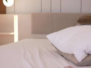 doriscream's CamSoda show and profile