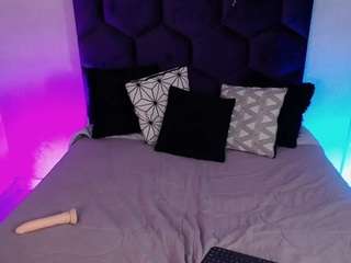 gin-fox's CamSoda show and profile