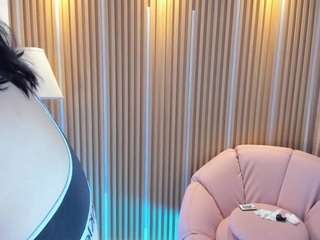 gin-fox live on CamSoda