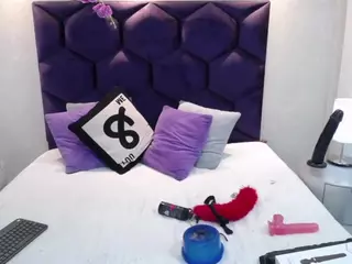 Gin-Fox's Live Sex Cam Show