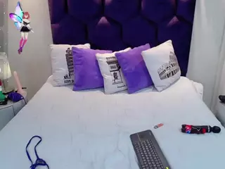 Gin's Live Sex Cam Show
