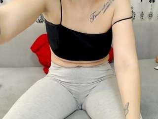 sweetdaiana23 Live Webcam on CamSoda