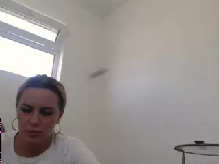 sweetdaiana23's Live Sex Cam Show