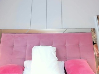 ahincale's CamSoda show and profile