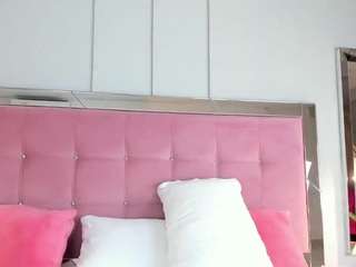 ahincale's CamSoda show and profile