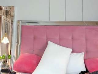 ahincale's CamSoda show and profile