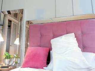 Live webcam model ahincale on Soda Cams