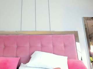 Live webcam model ahincale on Soda Cams