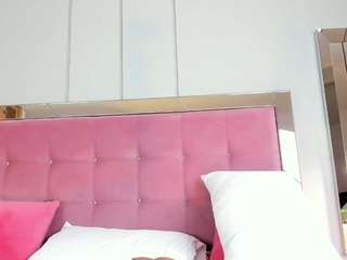 Live webcam model ahincale on Soda Cams