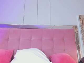 ahincale's CamSoda show and profile