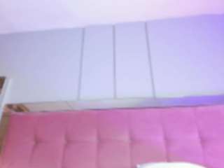 ahincale's CamSoda show and profile