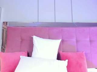 ahincale's CamSoda show and profile