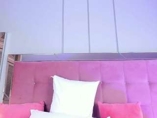 ahincale's CamSoda show and profile