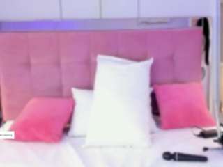 ahincale's CamSoda show and profile