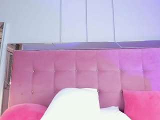 ahincale's CamSoda show and profile