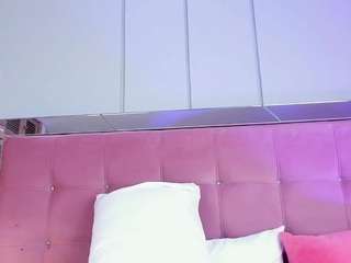 ahincale's CamSoda show and profile