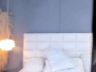 Live webcam model ahincale on Soda Cams