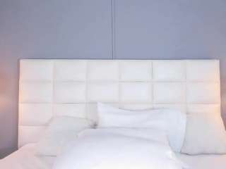 Live webcam model ahincale on Soda Cams