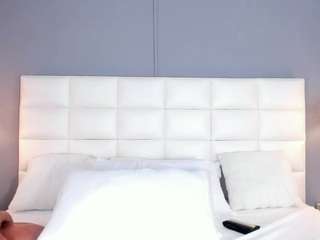 ahincale's CamSoda show and profile