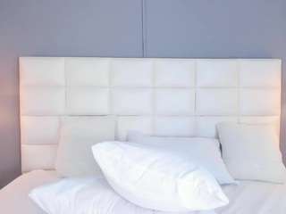 ahincale's CamSoda show and profile