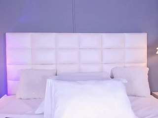 Live webcam model ahincale on Soda Cams