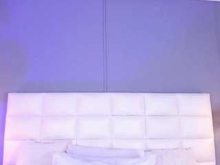 ahincale's CamSoda show and profile