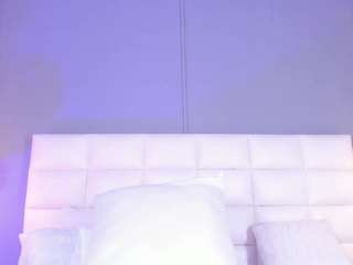 ahincale's CamSoda show and profile