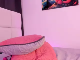 EMMA FERNANDEZ's Live Sex Cam Show
