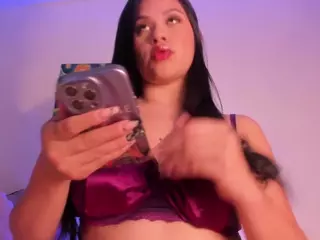 EMMA FERNANDEZ's Live Sex Cam Show
