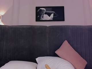 Karla Hudsson live cam