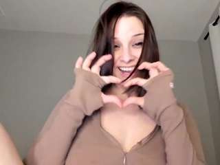 Live webcam model lemonadecandyyy on Soda Cams