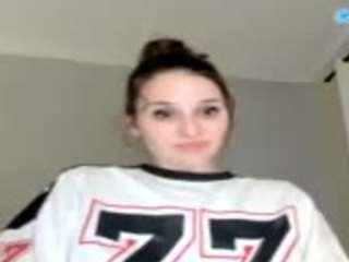 Live webcam model lemonadecandyyy on Soda Cams