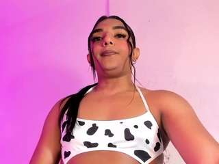 HotLittleBittch live cam preview