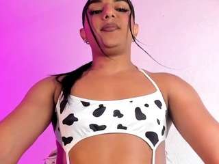 HotLittleBittch live cam preview