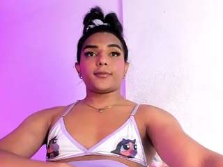 HotLittleBittch live cam preview