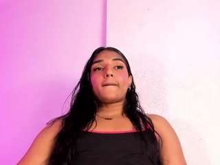 HotLittleBittch live cam preview