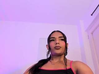 HotLittleBittch live cam preview