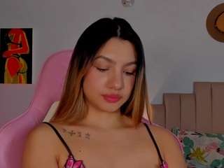 le modèle little-tequila3 est en webcam porno dans un show sur le site camsoda, il possède les tags suivants: ass,asshole,toys,tease,tattoos,strip,spank,orgasm,lovense,flashing,fingers,dildo,cum,brown-eyes,blowjob,black-hair,average,big-ass,college,hd