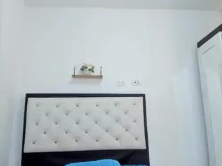 Cutelatinax's Live Sex Cam Show