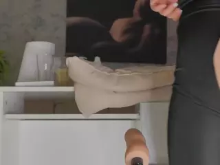 LuckyyStrike's Live Sex Cam Show
