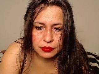 milfnaughtyy live cam profile