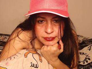 le modèle milfnaughtyy est en webcam porno dans un show sur le site camsoda, il possède les tags suivants: anal,lush,toys,tease,strip,spank,shaved pussy,pussy,orgasm,no smoking,ass,mature,middle aged,lovense,dildo,asshole,blowjob,heels,deepthroat,cum
