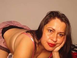 milfnaughtyy