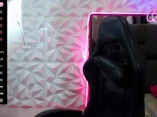 allie-vergara's CamSoda show and profile