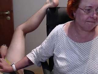 curvyjoanna Live Webcam on CamSoda